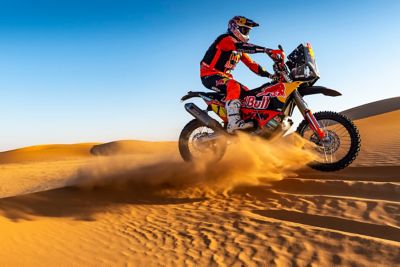 OUT NOW THE 2021 KTM 450 RALLY REPLICA GAINS SHARPER EDGE KTM Greece